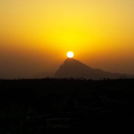 Abu Omair Jabal Shams House Hotel Al Ḩamrāʼ Ruang foto